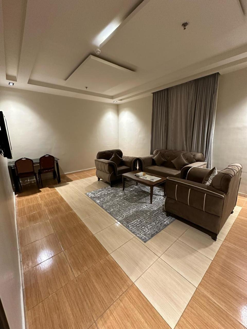 אל-מדינה Dosh Hotel מראה חיצוני תמונה
