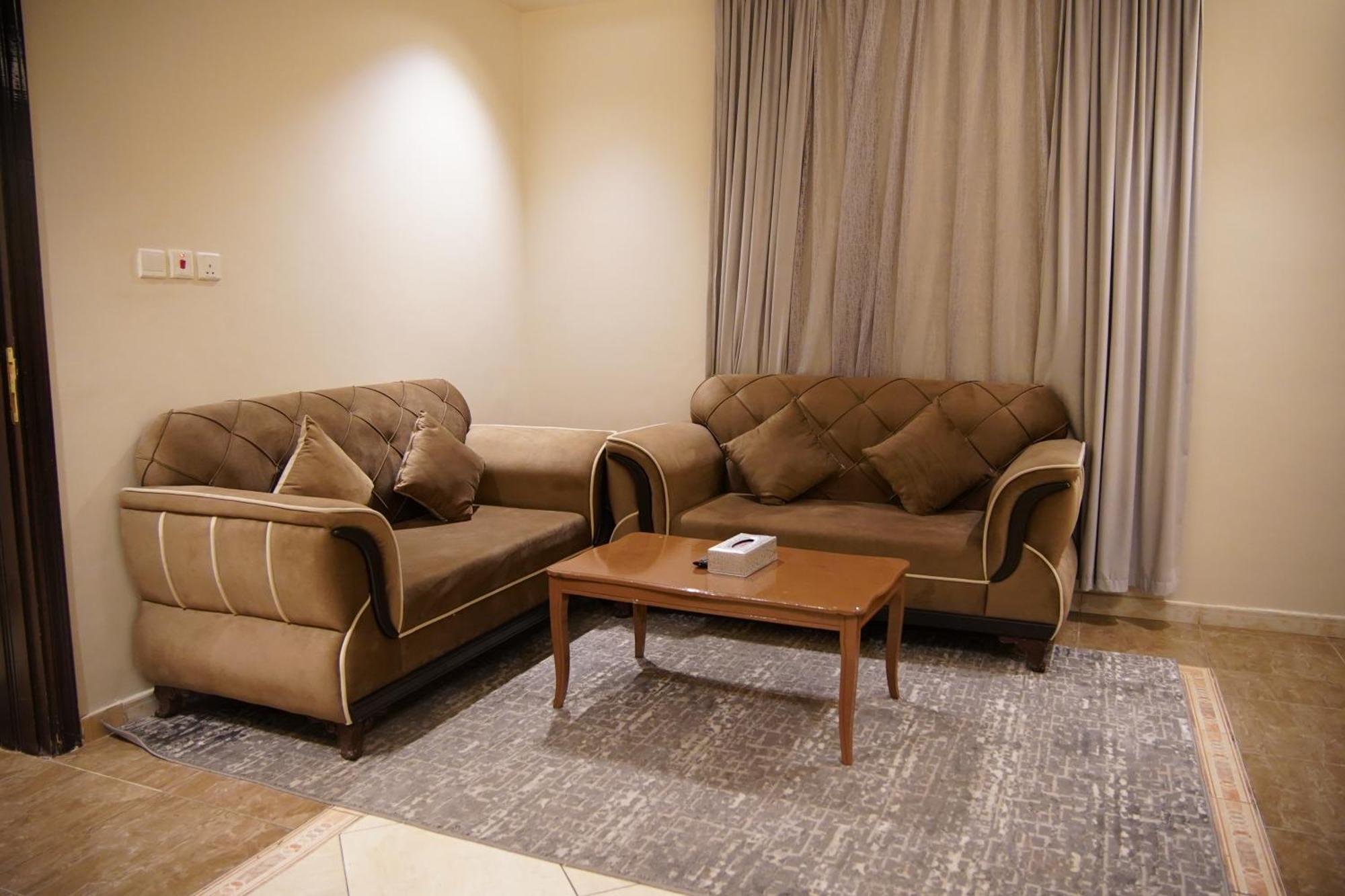 אל-מדינה Dosh Hotel מראה חיצוני תמונה