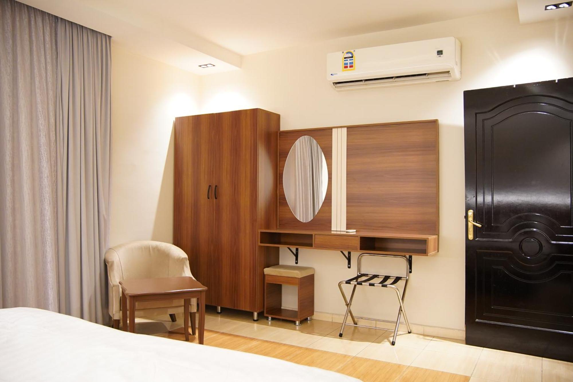 אל-מדינה Dosh Hotel מראה חיצוני תמונה